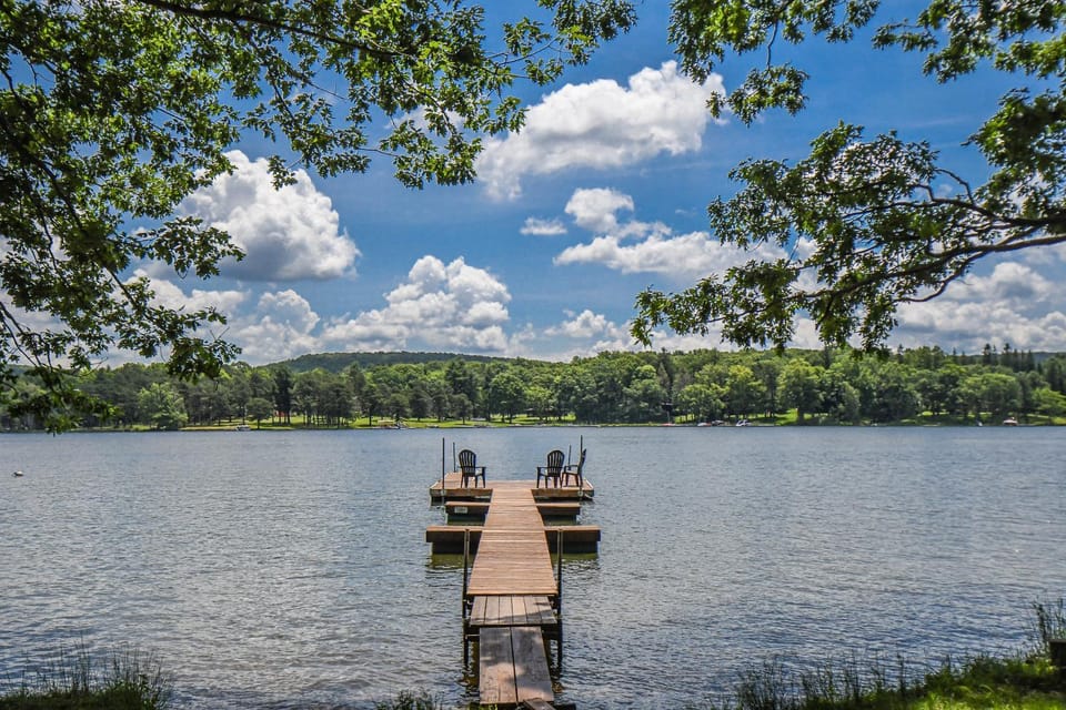 Natural landscape, Garden, View (from property/room), Seating area, Lake view