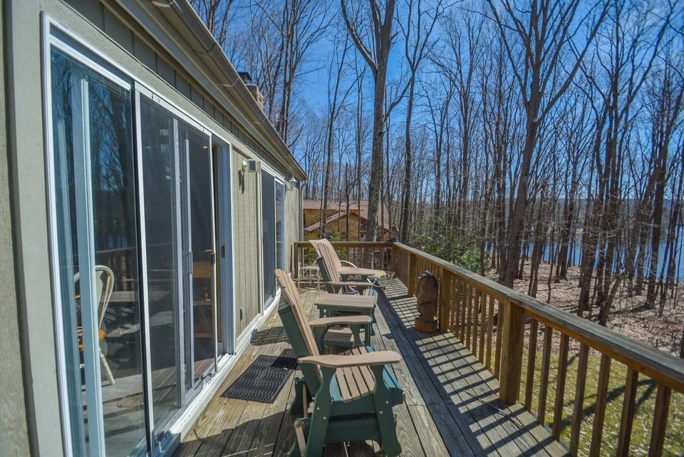 Patio, Balcony/Terrace, Seating area, Garden view, Lake view