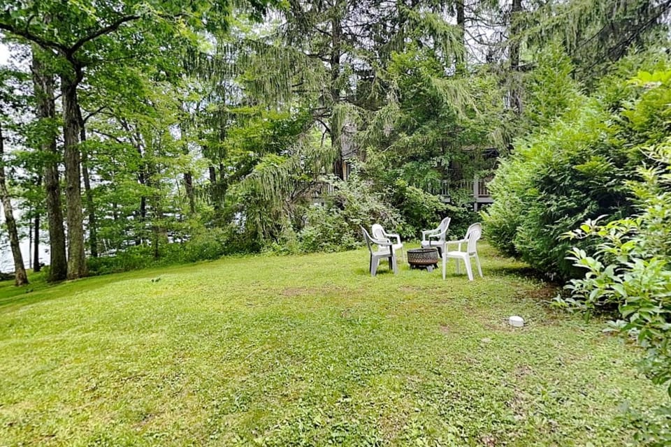 Property building, Natural landscape, BBQ facilities, Garden, Seating area, Garden view