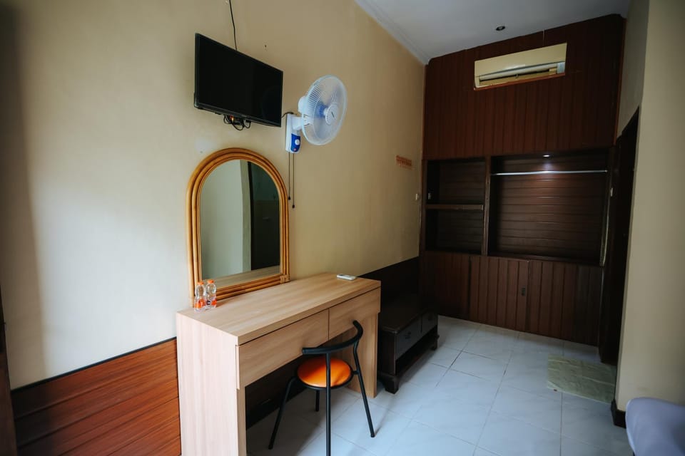 TV and multimedia, wardrobe, air conditioner