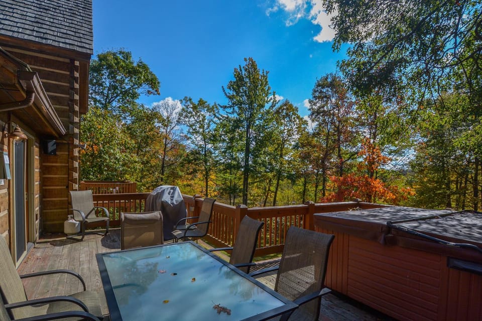 Patio, Natural landscape, Hot Tub, Balcony/Terrace, Seating area, Garden view