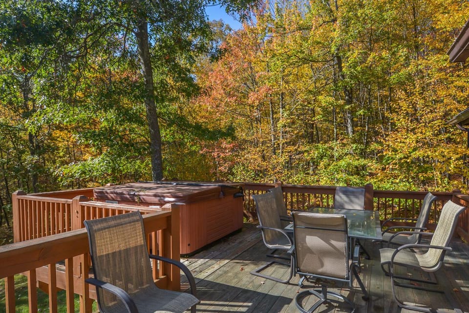 Natural landscape, Hot Tub, Balcony/Terrace, Garden view