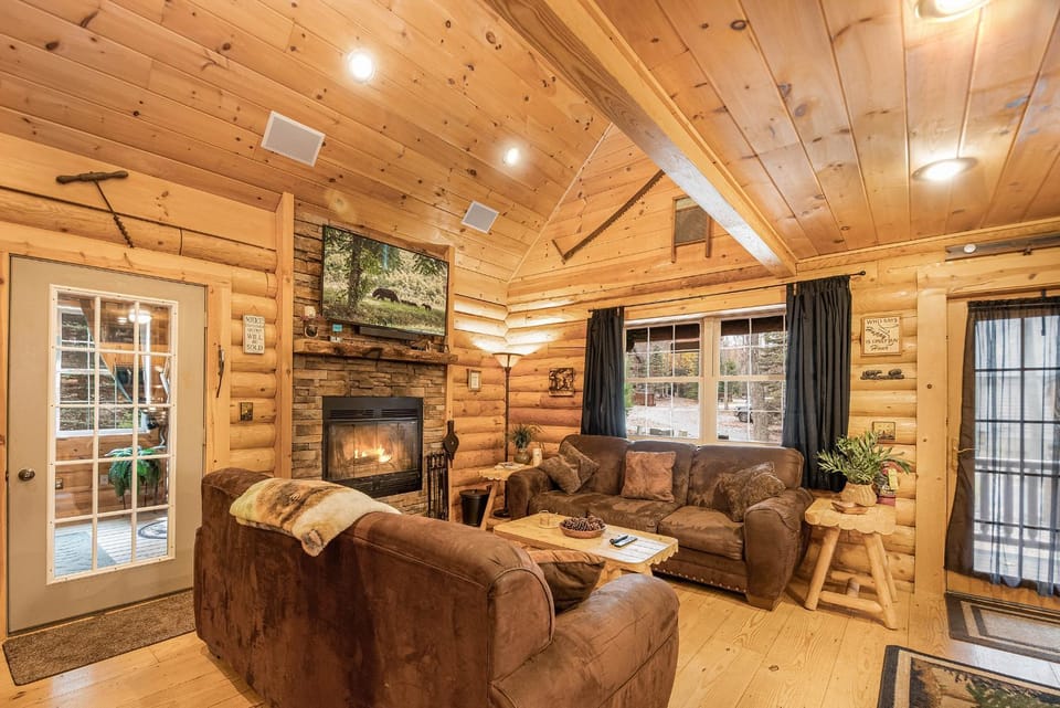 TV and multimedia, Living room, fireplace, furniture, air conditioner
