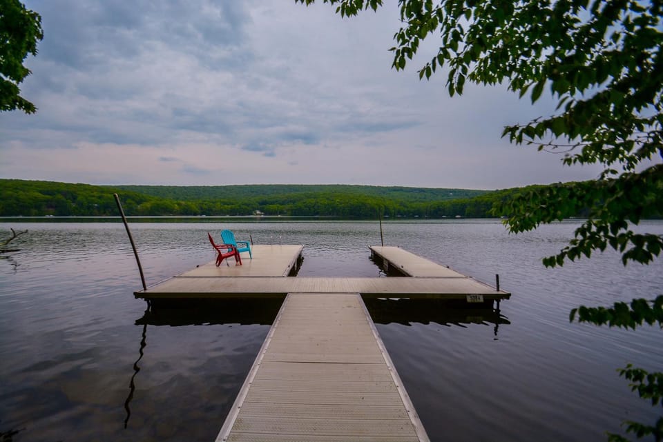 Natural landscape, Seating area, Garden view, Lake view