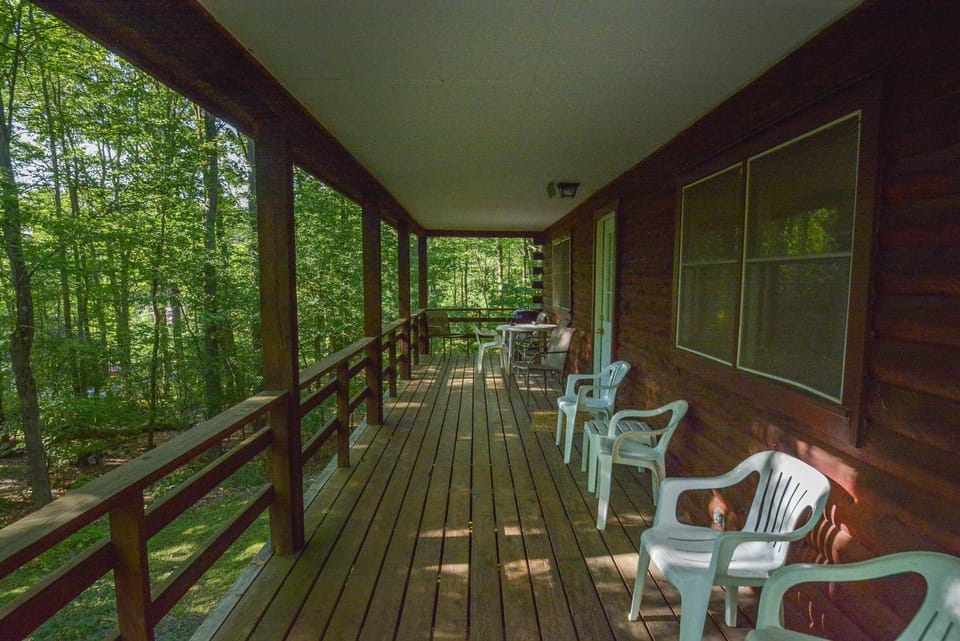 Property building, Patio, Natural landscape, Balcony/Terrace, Garden view