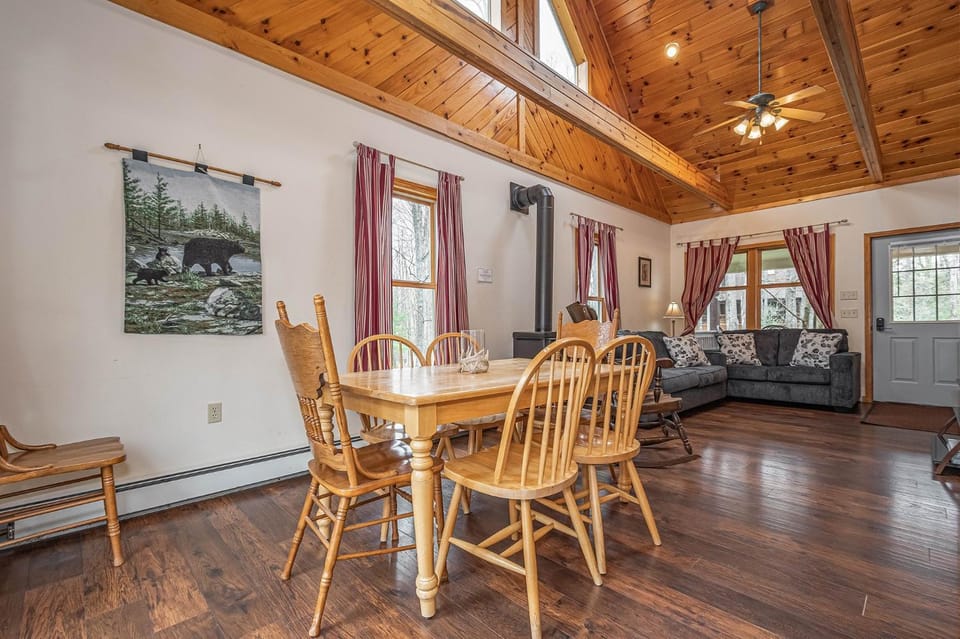 Living room, Seating area, Dining area, furniture, heating