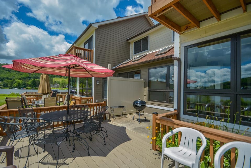 Ski Harbor 16 House in McHenry