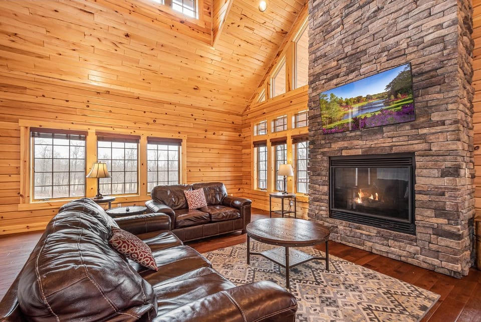 TV and multimedia, Living room, Seating area, fireplace, furniture