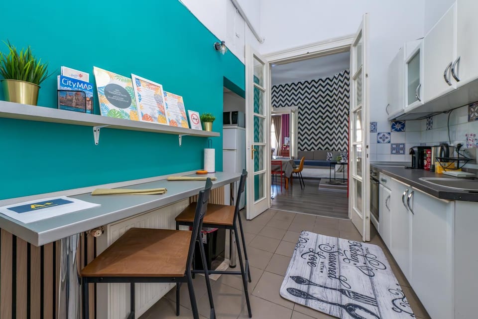 Lounge or bar, Dining area, kitchen, kitchen