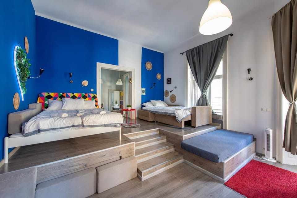 Bed, Seating area, Bedroom