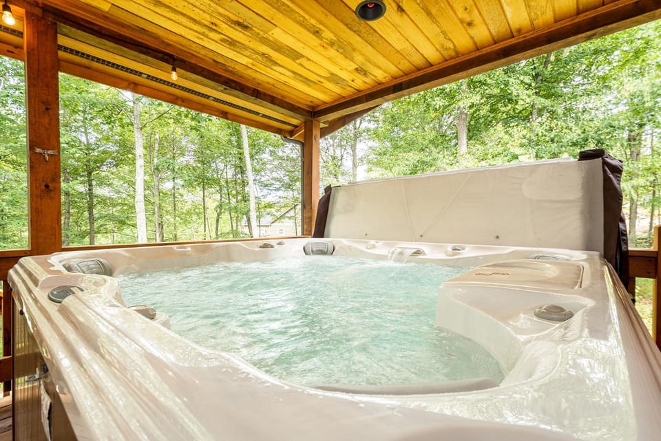 Patio, Hot Tub, Garden view