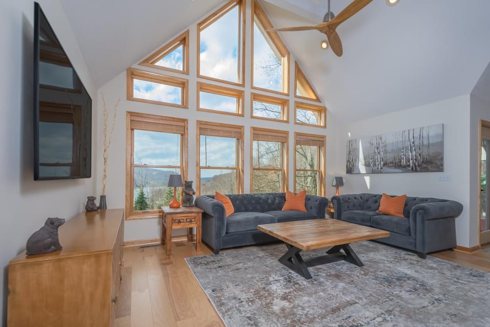 Natural landscape, View (from property/room), Living room, Seating area, Mountain view, furniture