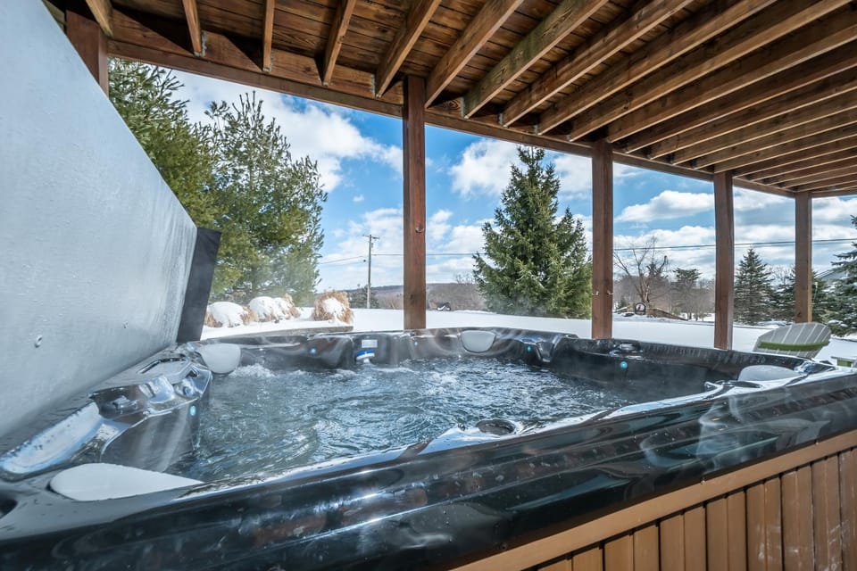 Hot Tub, View (from property/room), Garden view