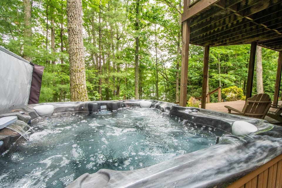 Patio, Natural landscape, Hot Tub, Balcony/Terrace, Garden view