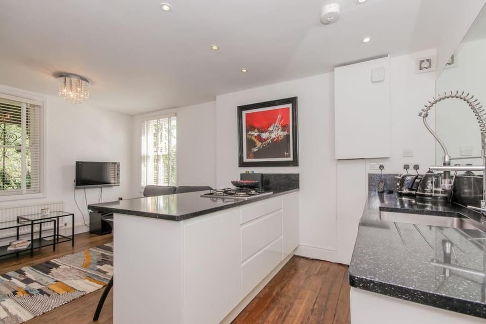 Flat 2, 158 Abingdon Road Apartment in Oxford