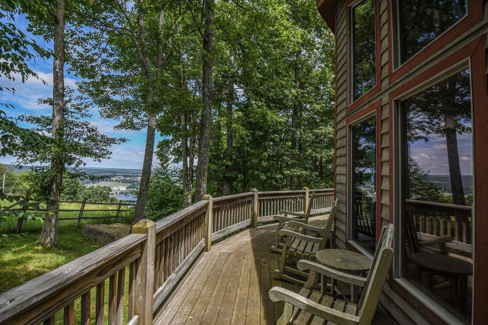 Patio, Natural landscape, View (from property/room), Seating area, Garden view, Lake view