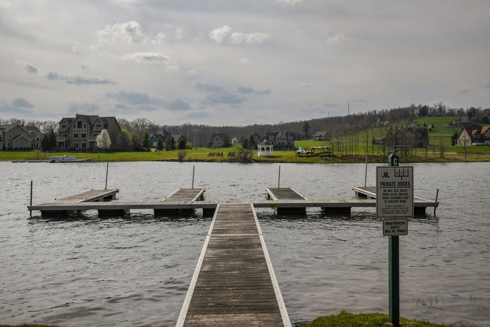 Neighbourhood, Natural landscape, Lake view