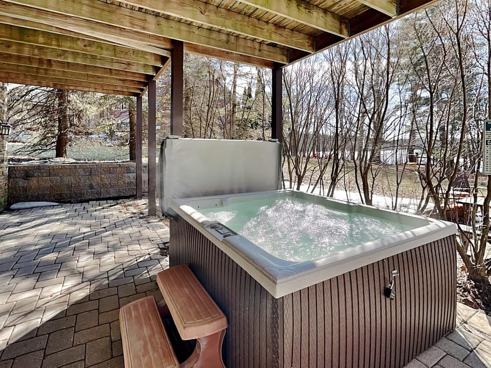 Lakeside Story House in Deep Creek Lake