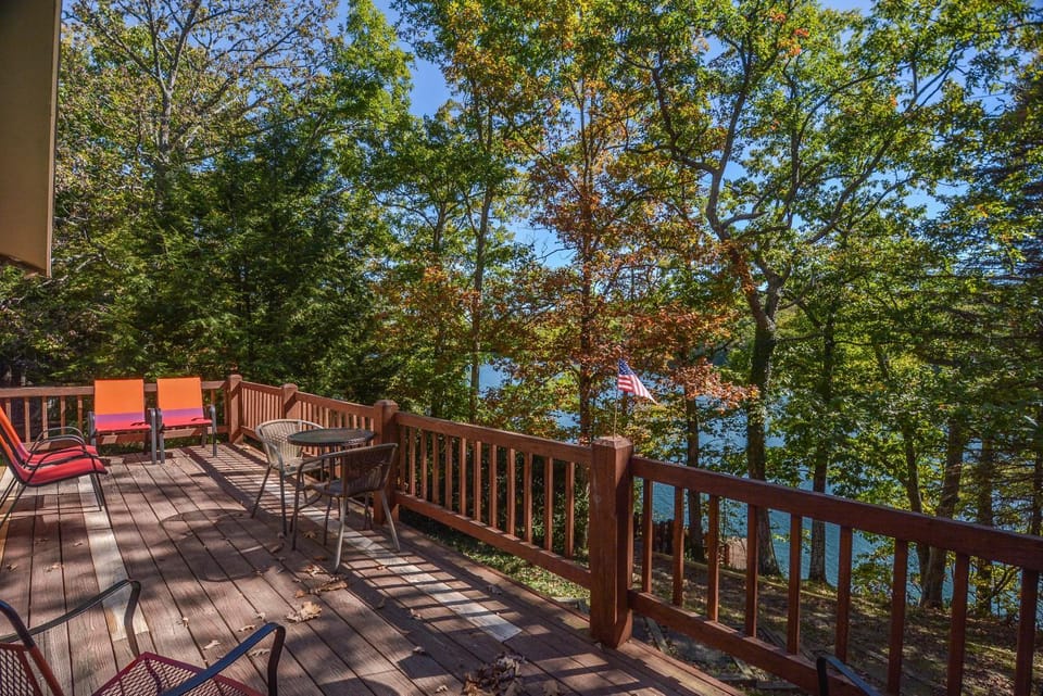 Patio, View (from property/room), Seating area, Garden view, Lake view