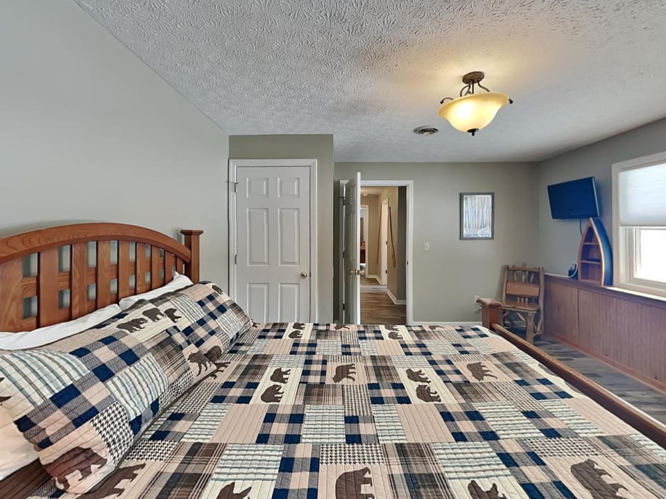Bed, TV and multimedia, Bedroom, furniture