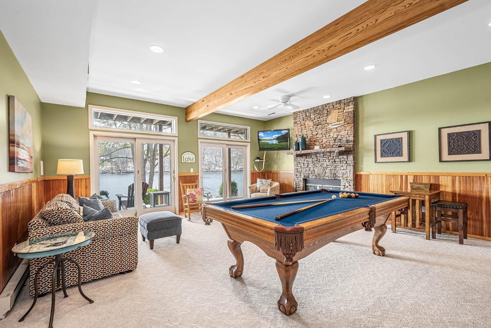 Billiard, Game Room, TV and multimedia, Living room, Seating area, Lake view, fireplace, furniture