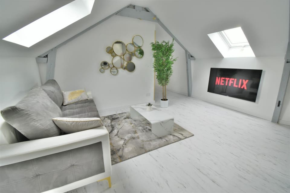 Living room, Decorative detail, Seating area