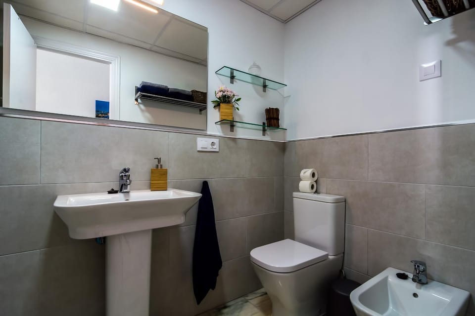 Toilet, Bathroom