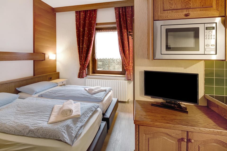 Living room, Bedroom