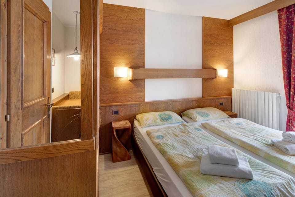 Property building, Living room, Bedroom