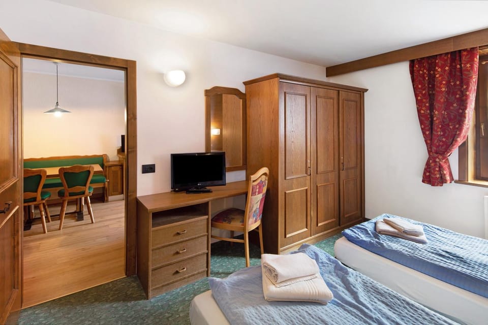 Property building, Living room, Bedroom