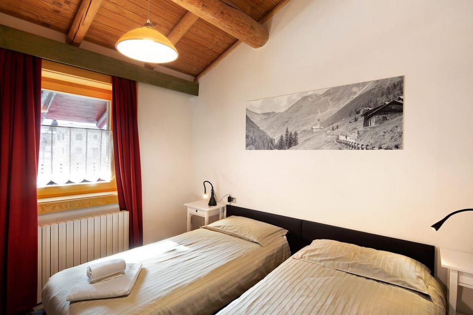 Property building, Living room, Bedroom