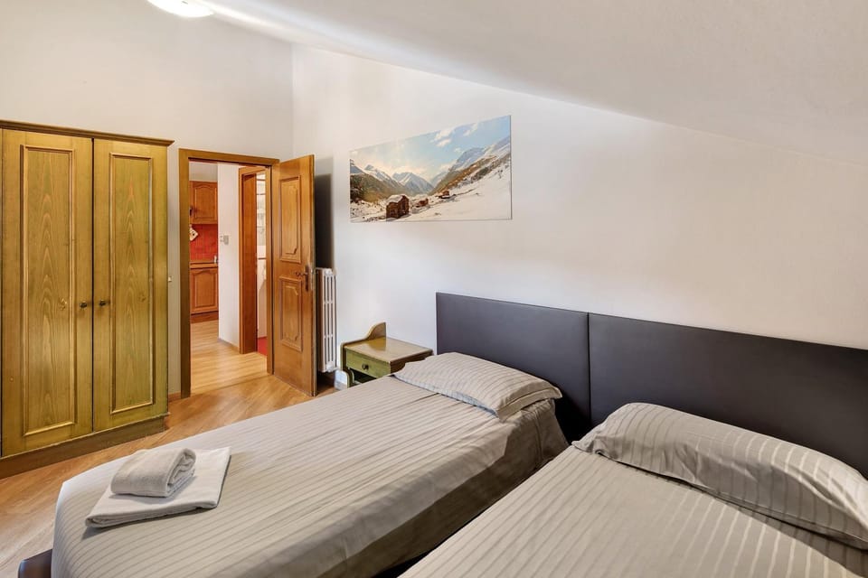 Property building, Living room, Bedroom
