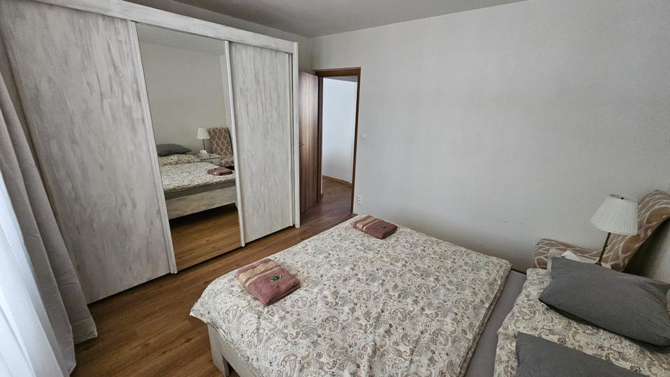 Bedroom, wardrobe