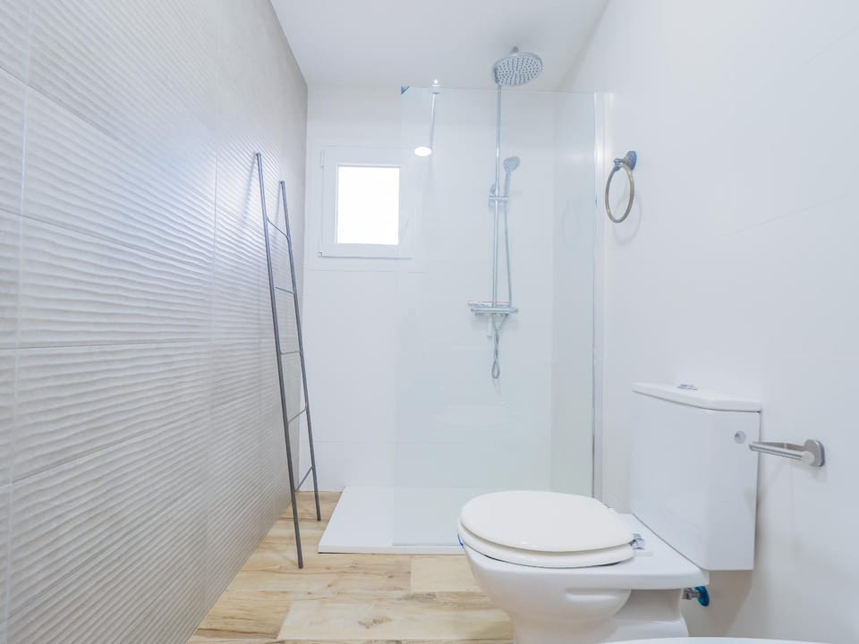Shower, Toilet, Bathroom