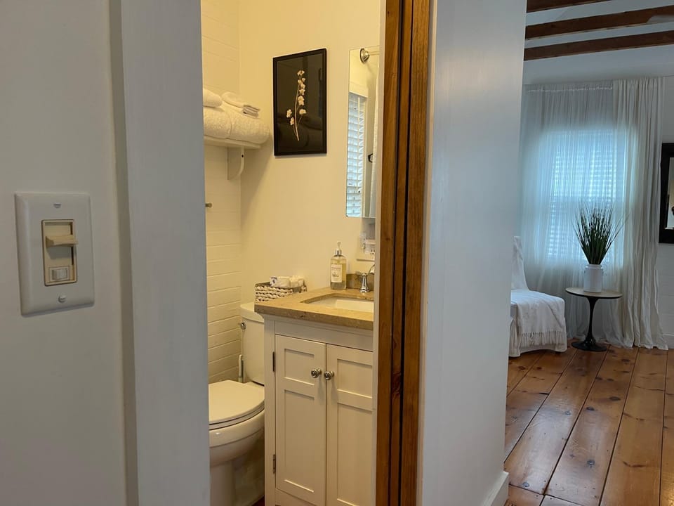 Toilet, Bathroom, Bedroom