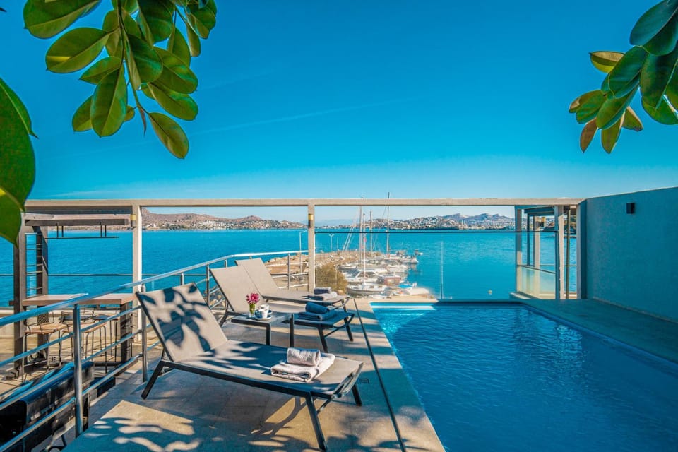 Pool view, Sea view, Swimming pool, towels