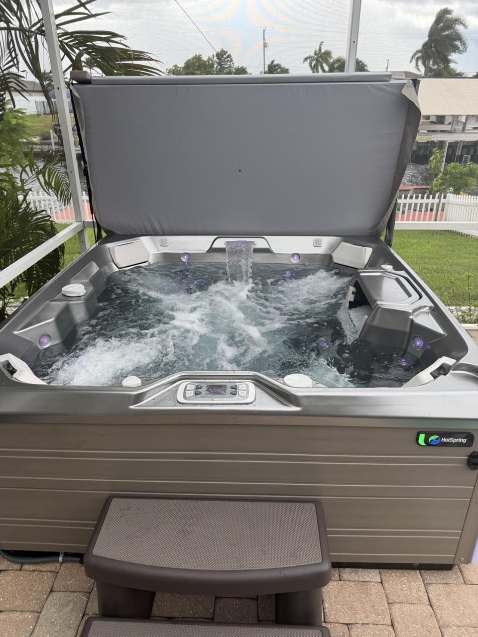Hot Tub, Hot Tub