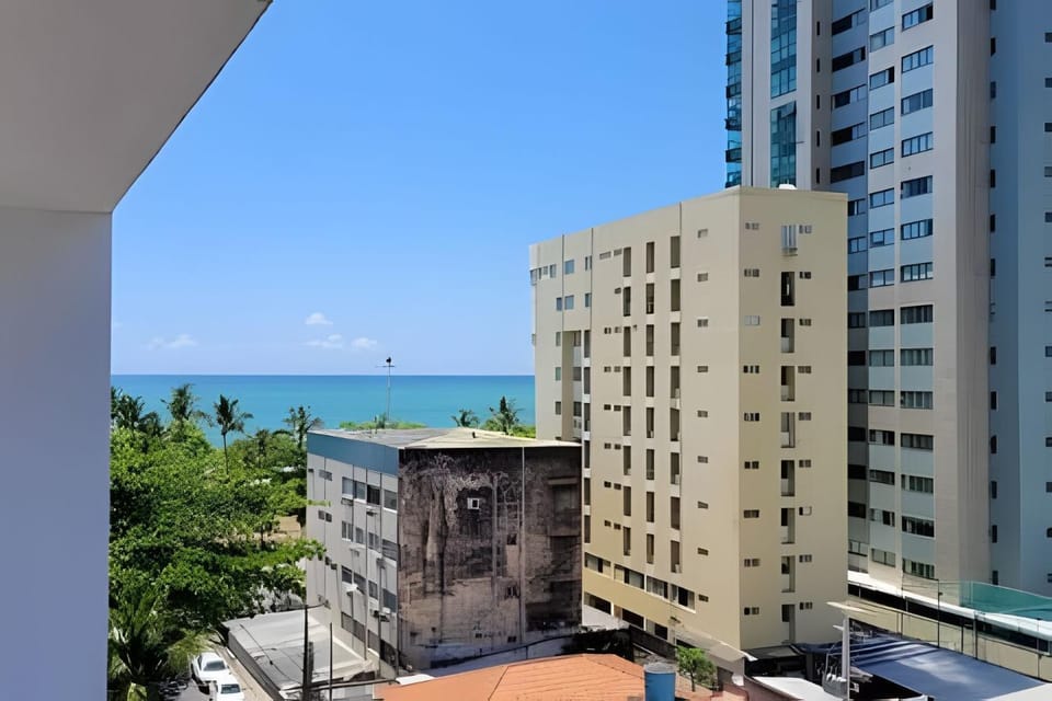 Apto. a 100 metros da praia. Piscina na cobertura. Apartment in Recife