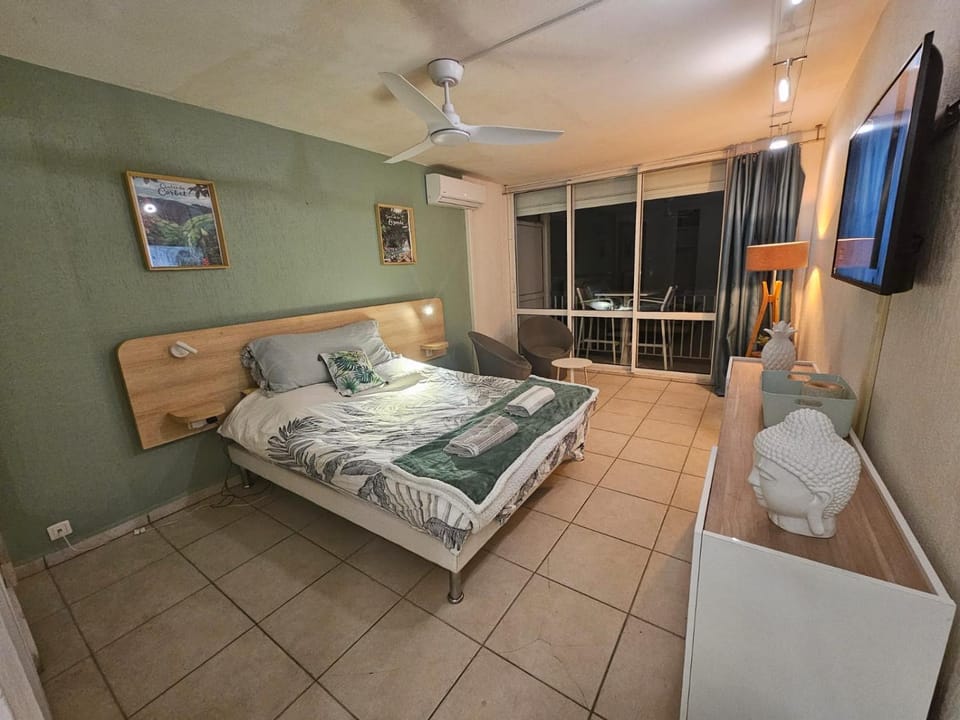 Photo of the whole room, Beach, Sunset, locker