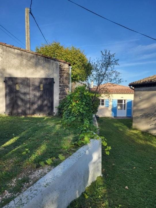 Garden, Garden, Parking