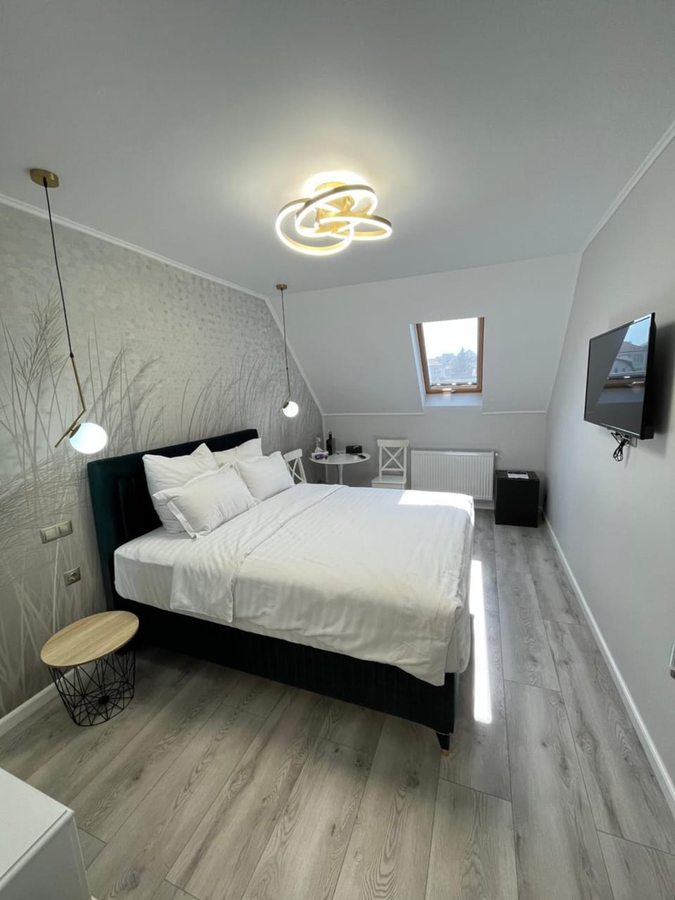 TV and multimedia, Dining area, Bedroom