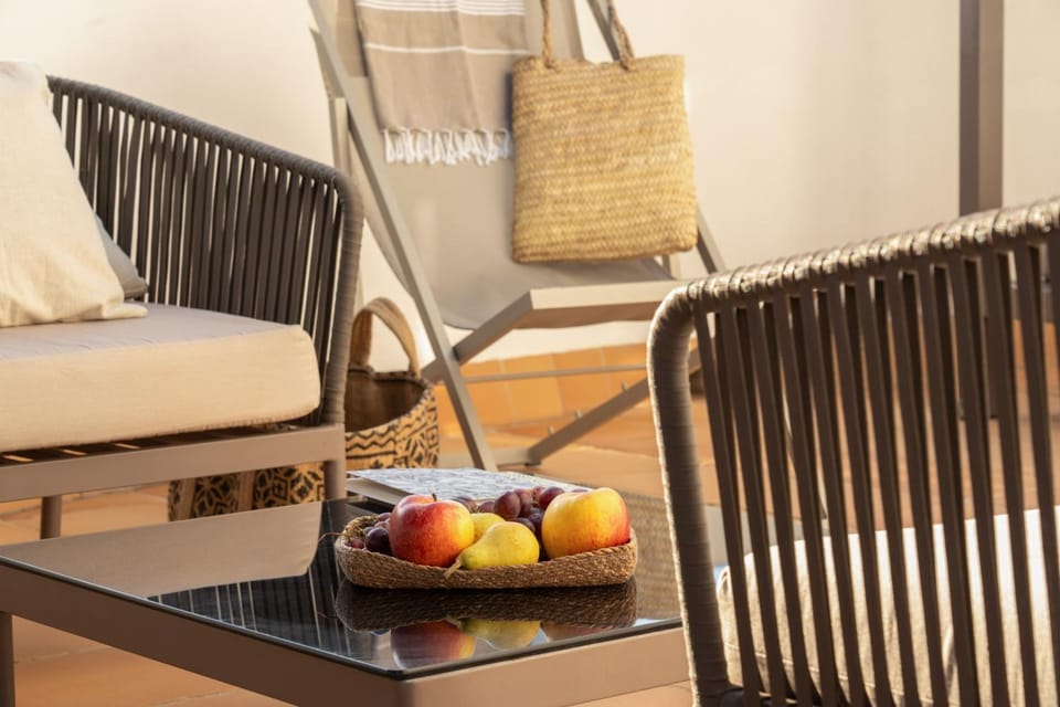 Balcony/Terrace, Food and drinks
