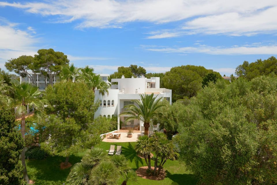 Garden, View (from property/room), Balcony/Terrace, Dining area, Swimming pool