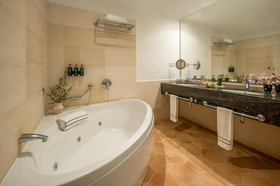 Hot Tub, Bathroom, Bath