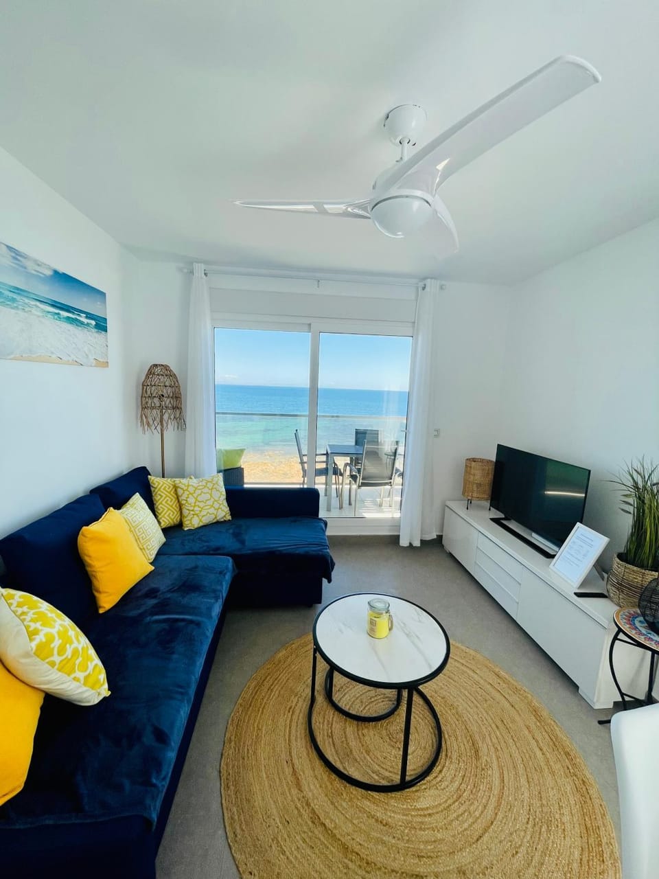 Communal lounge/ TV room, Living room, Seating area, fireplace