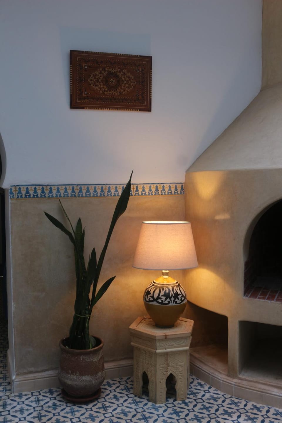 Decorative detail, Internal: Not applicable to any particular room