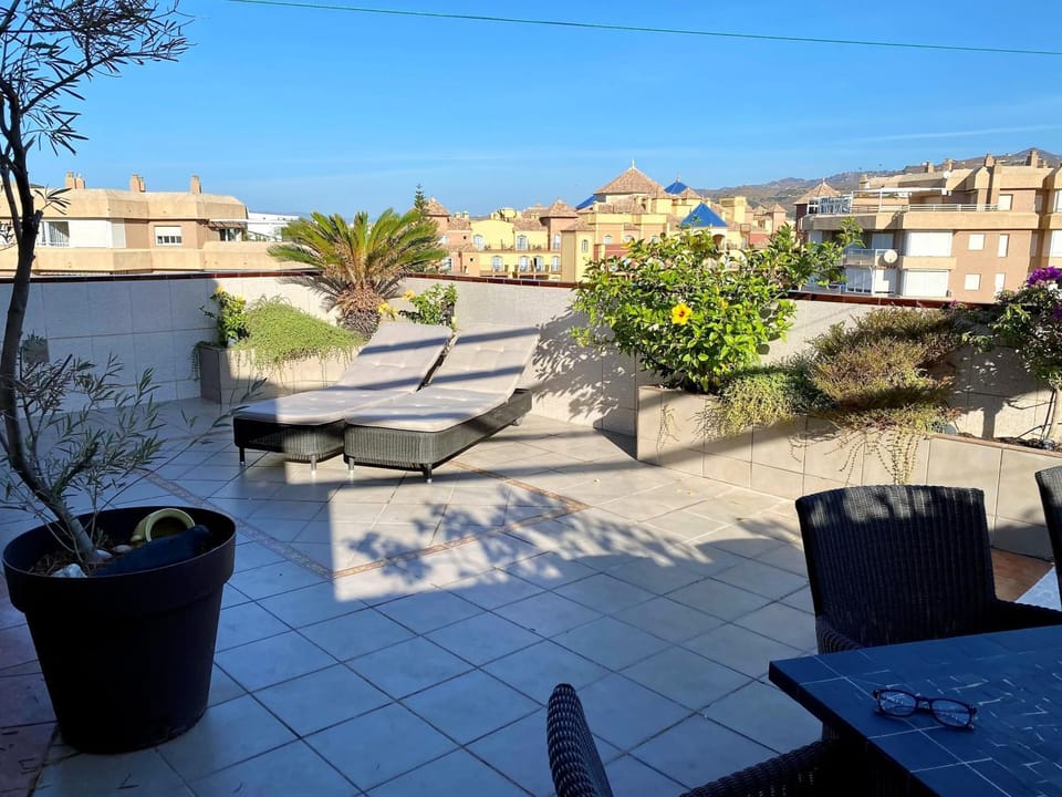 Property building, Balcony/Terrace, Living room