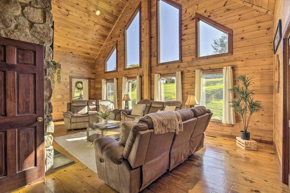 Pool, Games + Sauna: Mount Joy Countryside Cabin Cabin in Pennsylvania