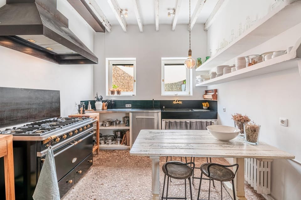 Property building, Kitchen or kitchenette, Living room