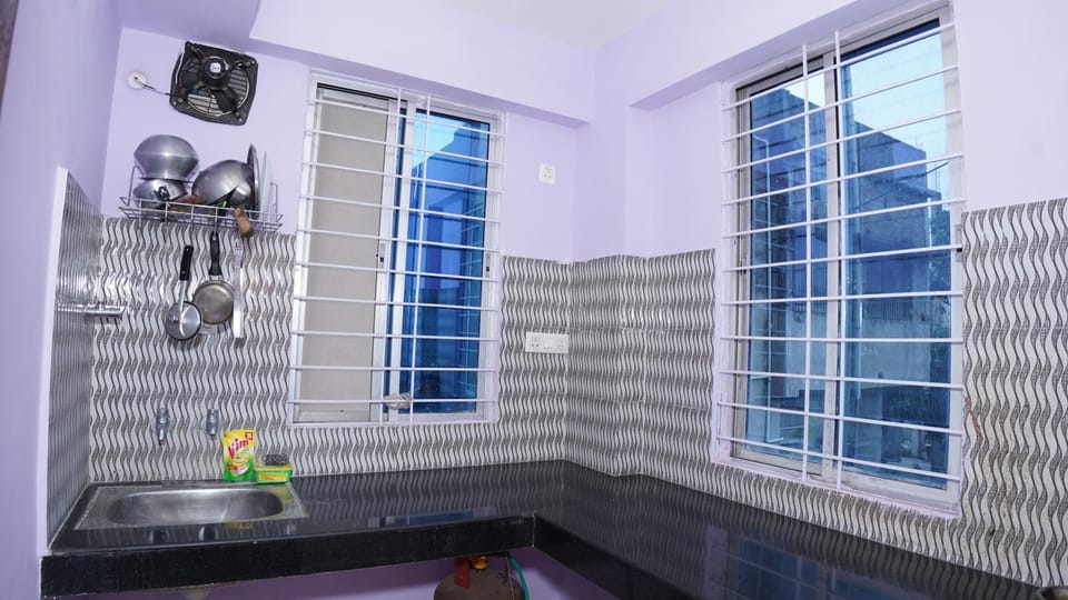 Kitchen or kitchenette, kitchen